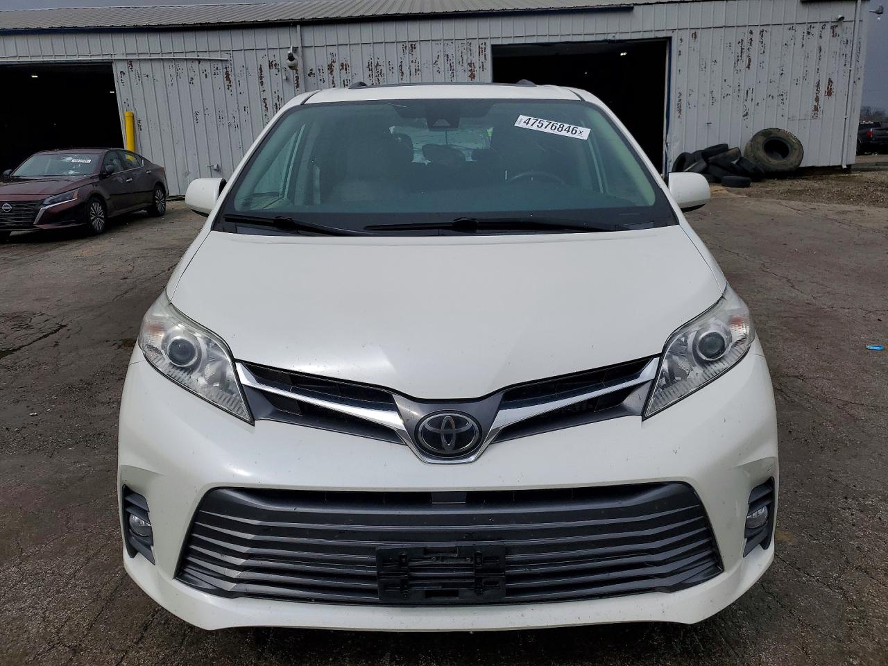 2020 TOYOTA SIENNA XLE 7-PASSENGER photo 5