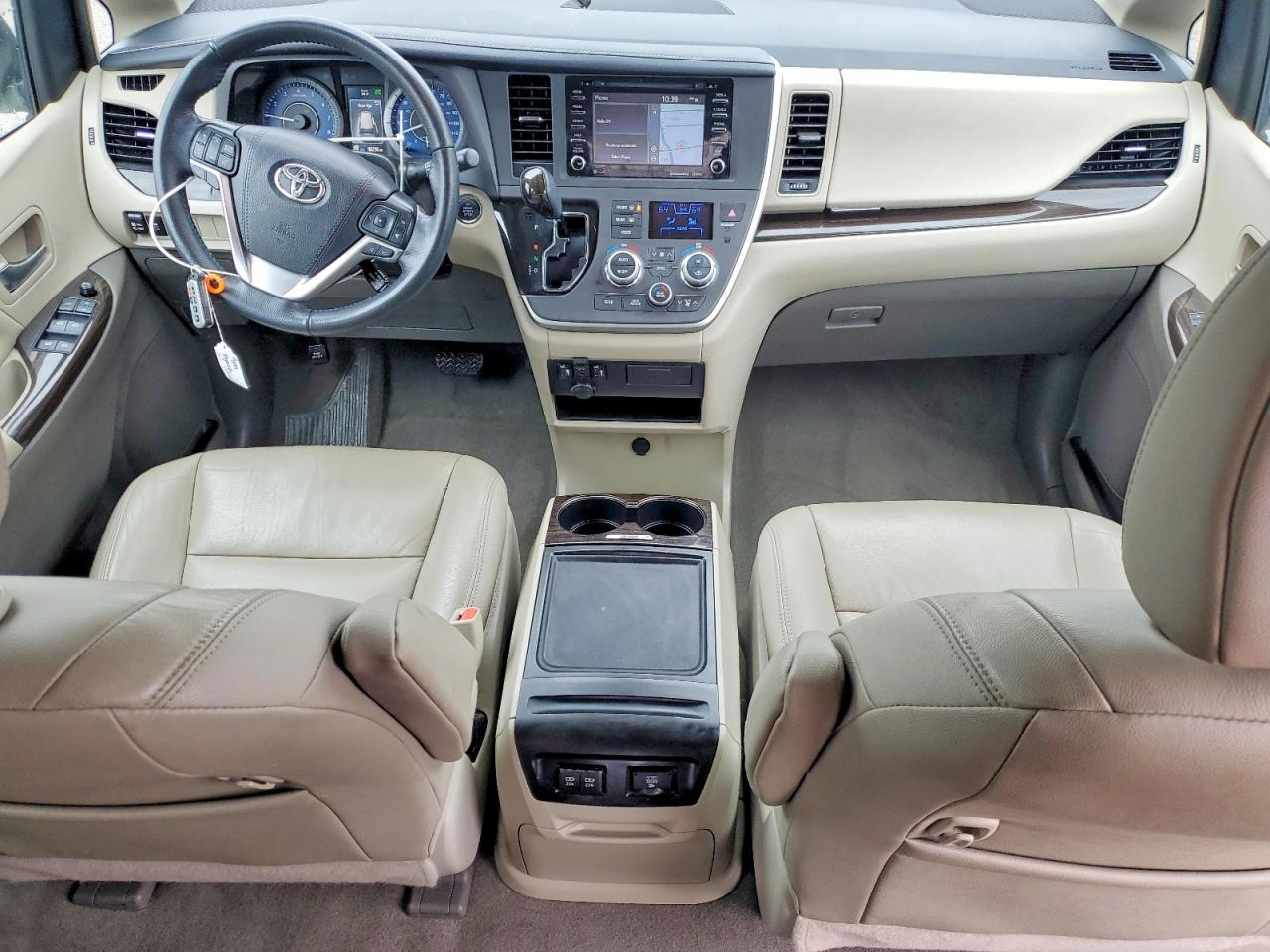 2020 TOYOTA SIENNA XLE 7-PASSENGER photo 8