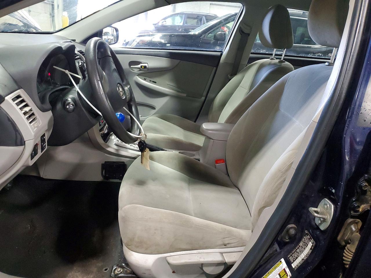 2012 TOYOTA COROLLA LE photo 13