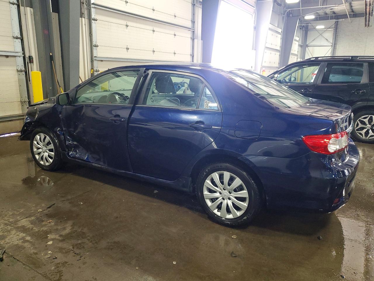 2012 TOYOTA COROLLA LE photo 3