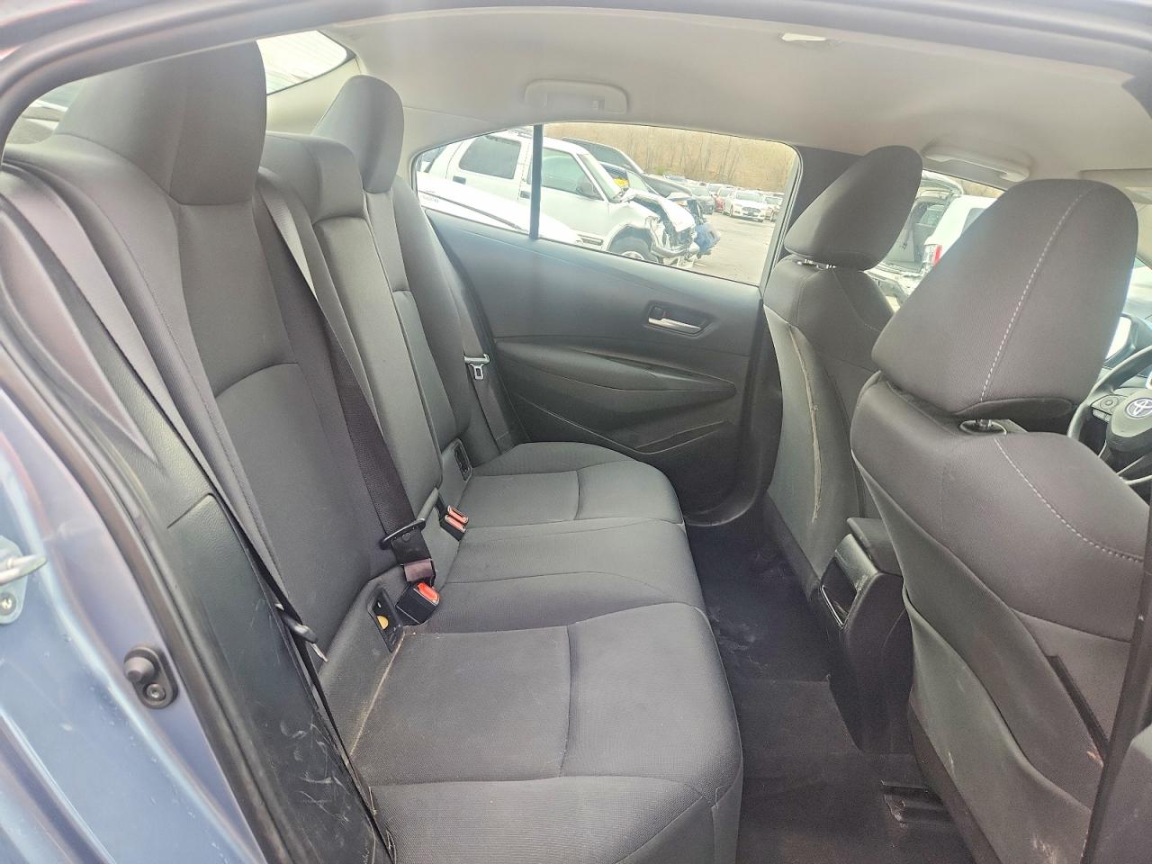 2021 TOYOTA COROLLA LE photo 10