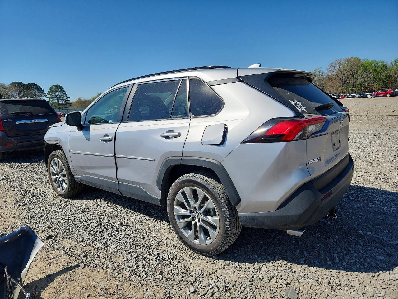 2022 TOYOTA RAV4 XLE PREMIUM photo 3