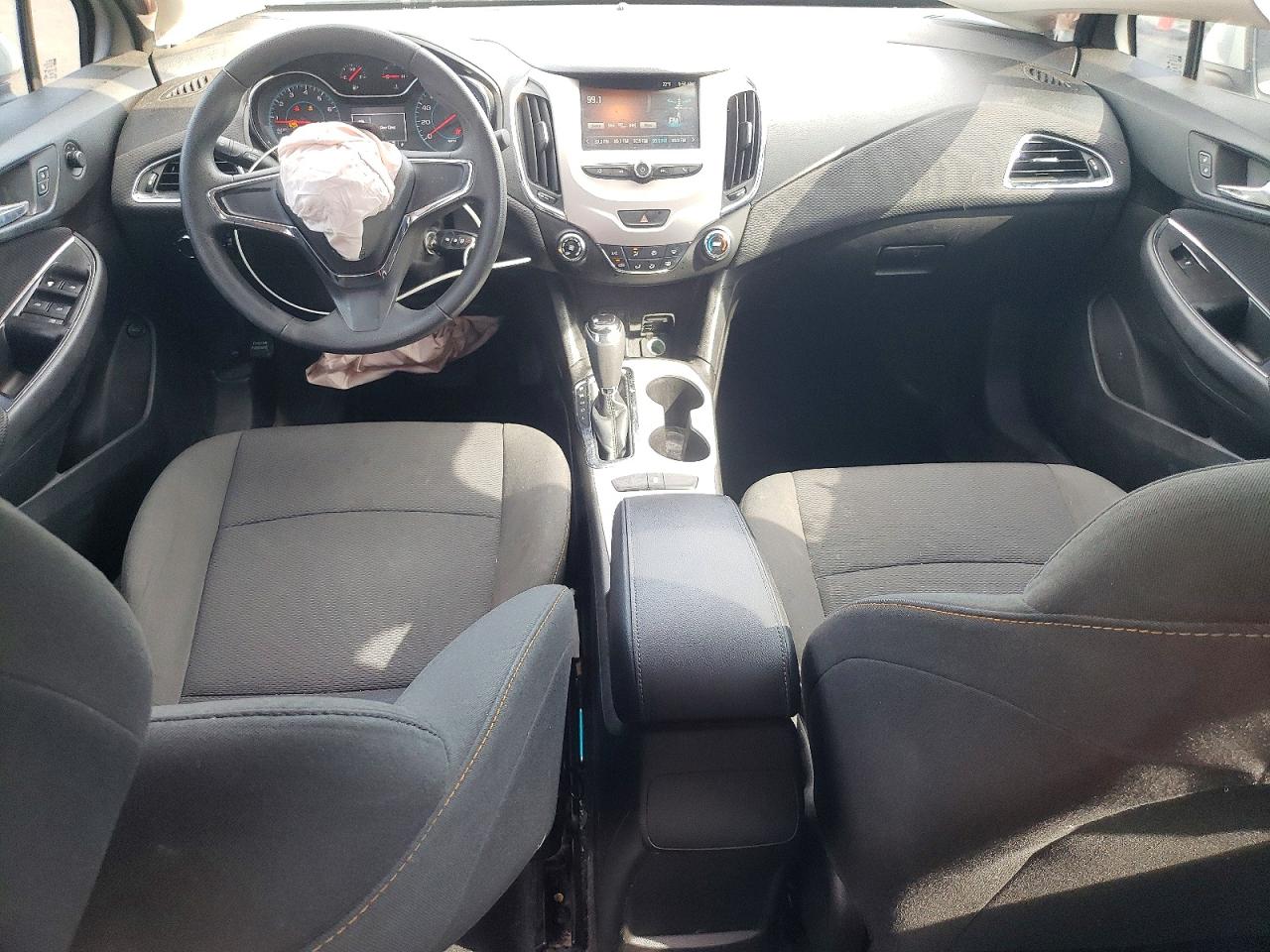 2017 CHEVROLET CRUZE LS photo 8