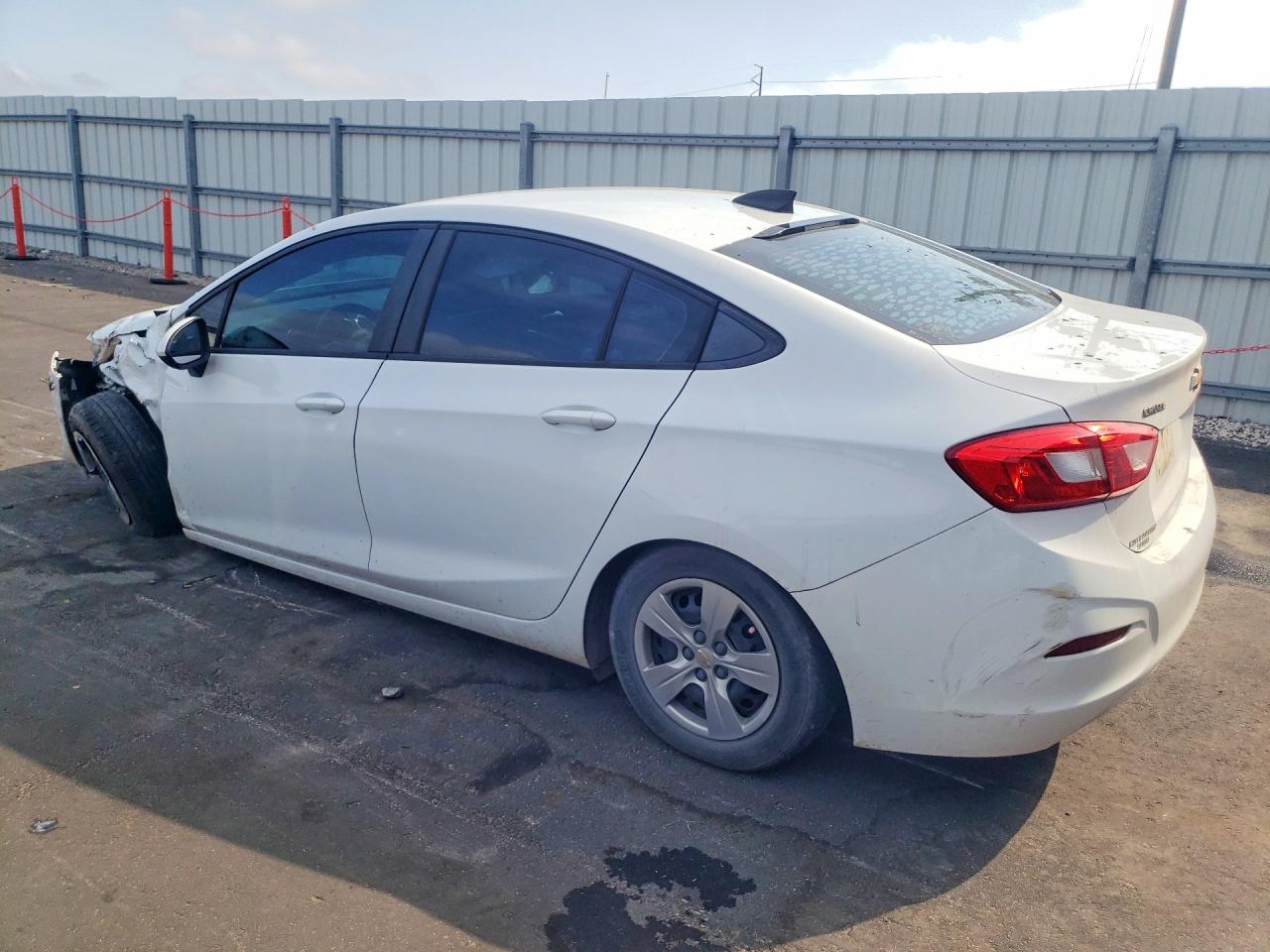 2017 CHEVROLET CRUZE LS photo 2