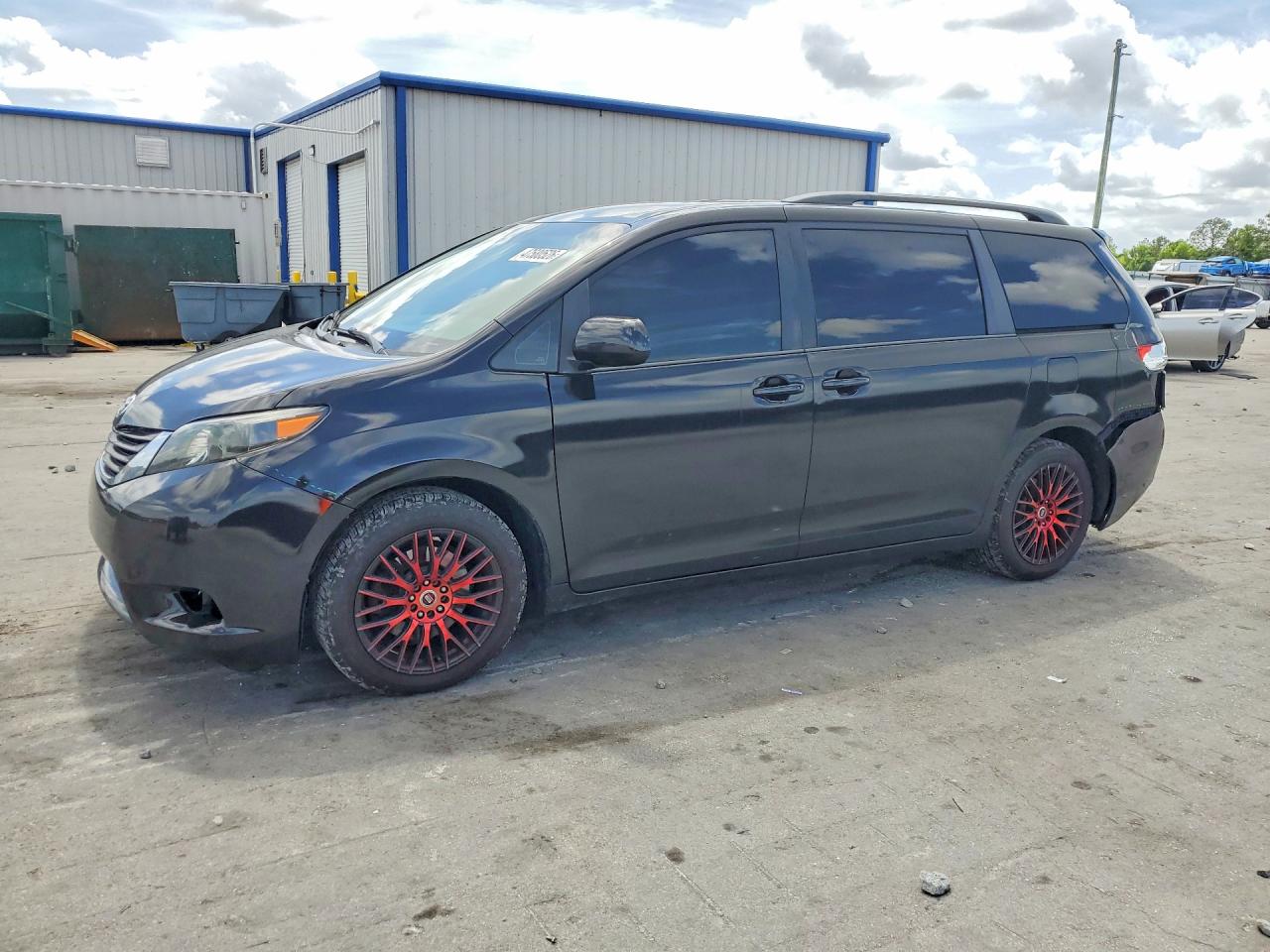 2013 TOYOTA SIENNA