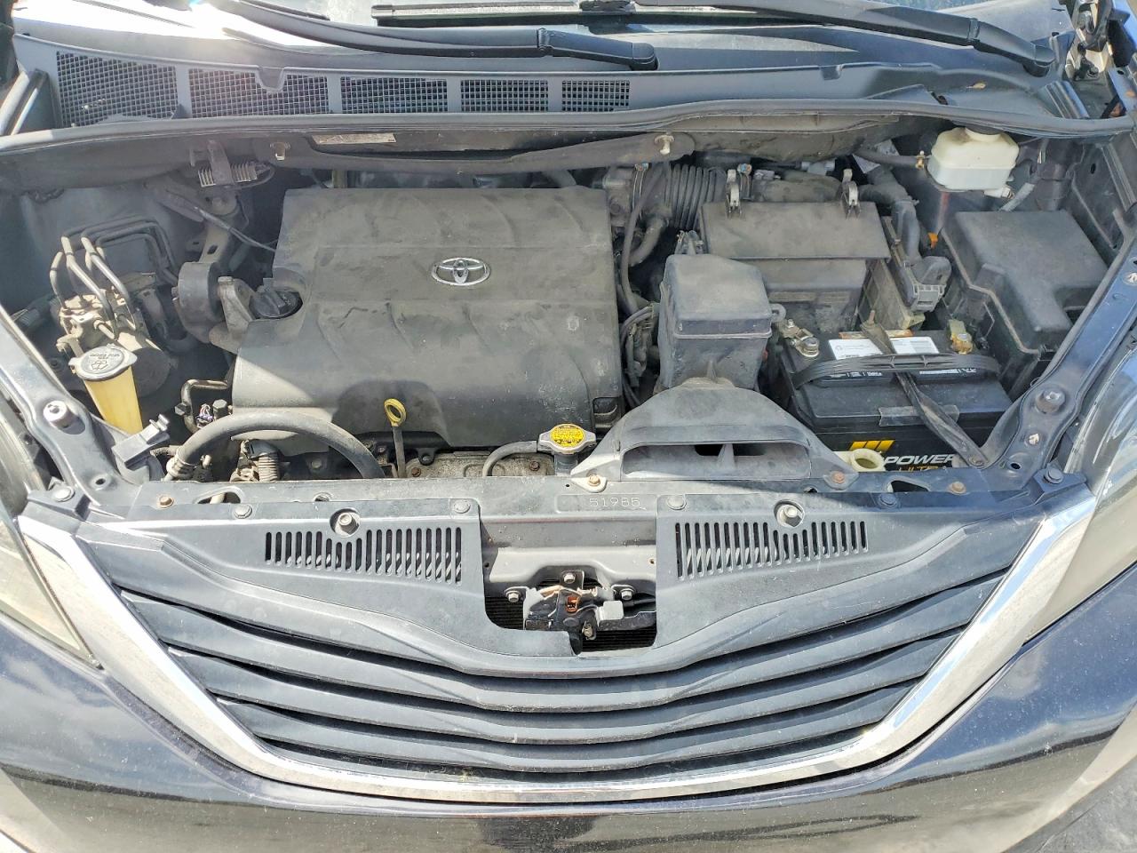 2013 TOYOTA SIENNA LE 8-PASSENGER photo 12