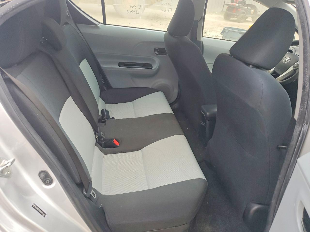 2013 TOYOTA PRIUS C THREE photo 10