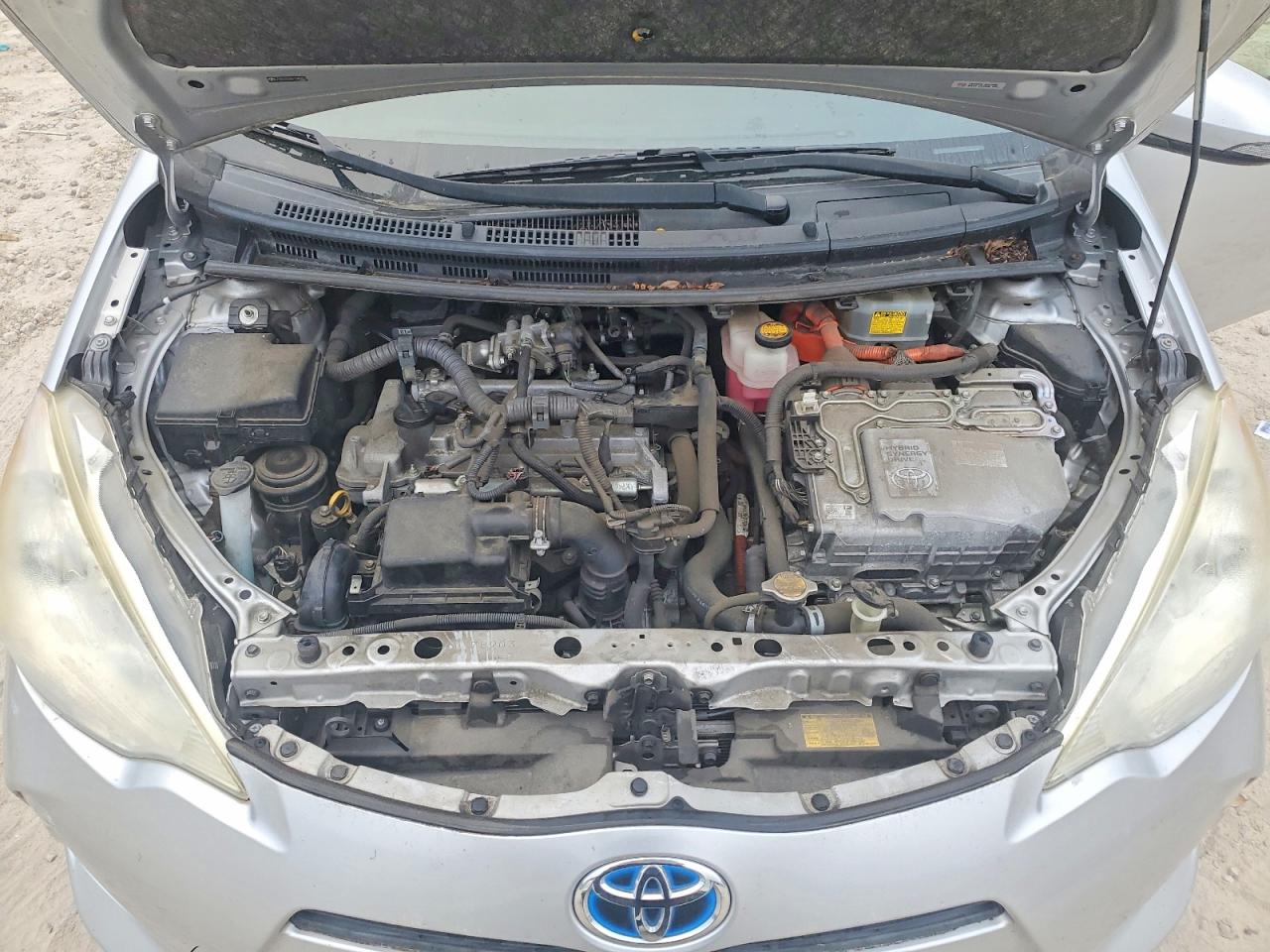 2013 TOYOTA PRIUS C THREE photo 11