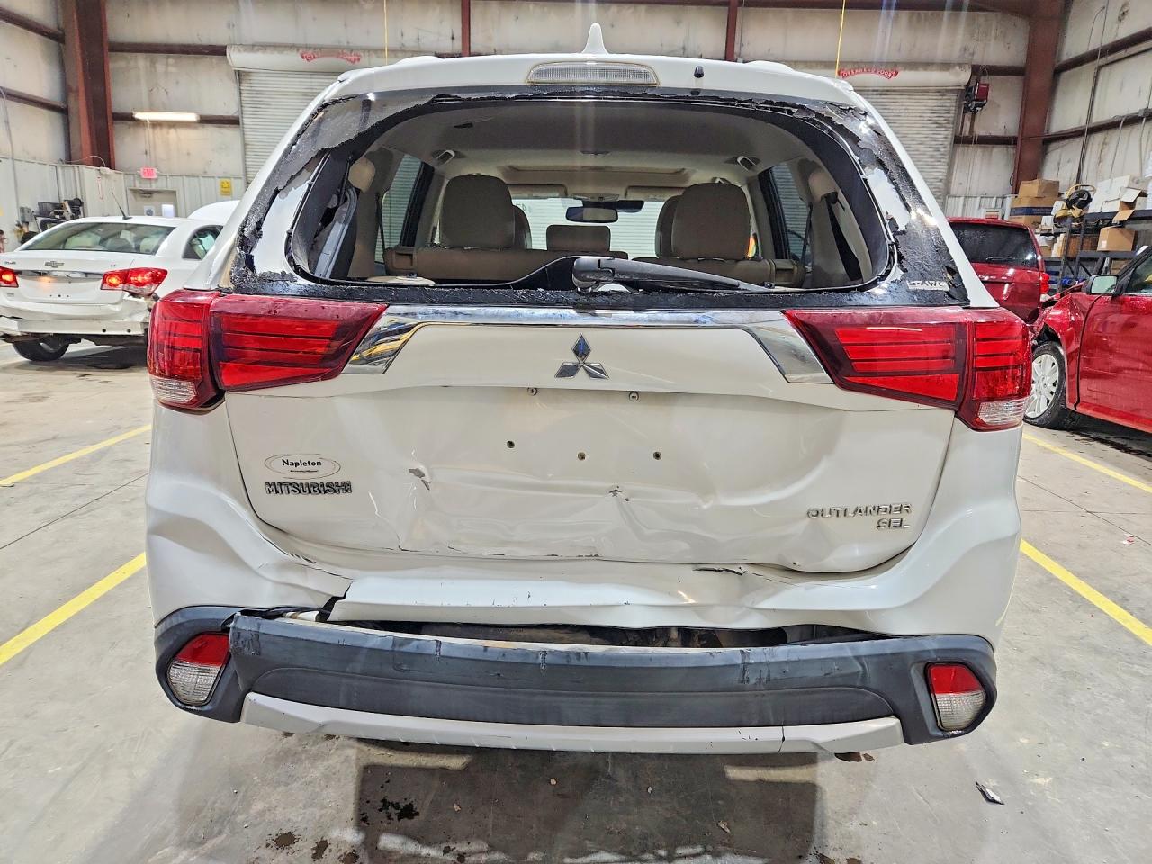 2018 MITSUBISHI OUTLANDER SE photo 11