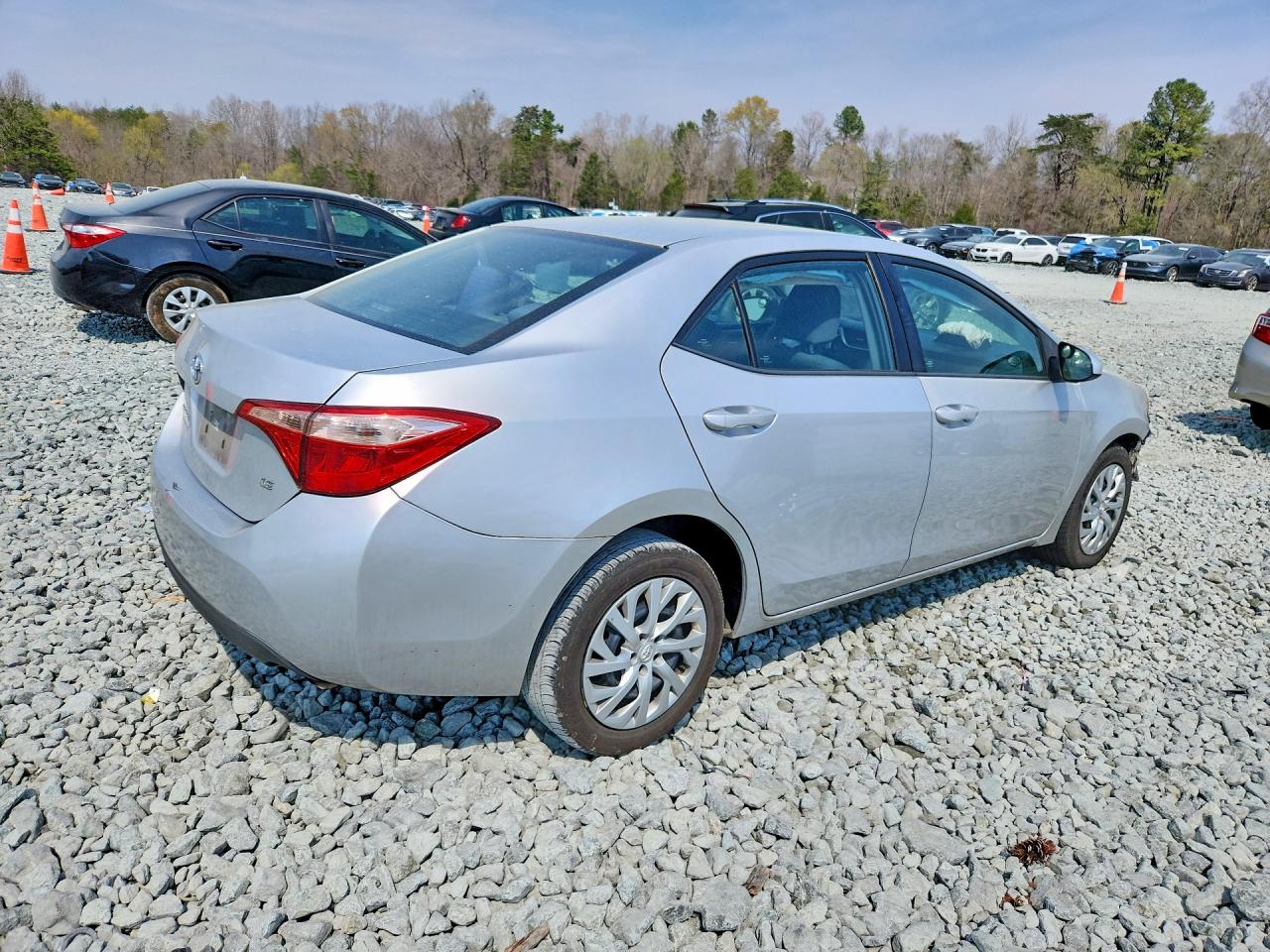 2017 TOYOTA COROLLA photo 5