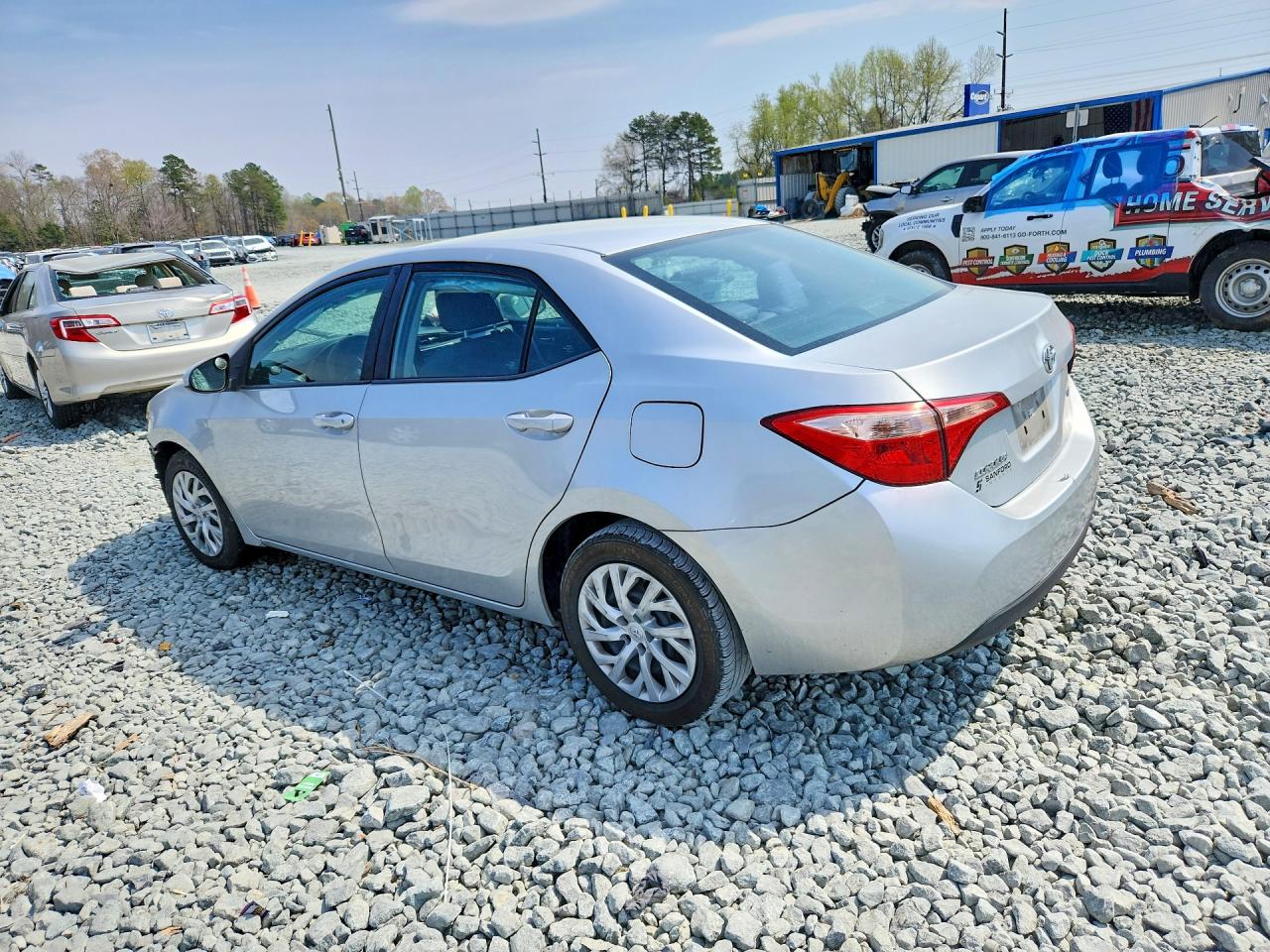 2017 TOYOTA COROLLA photo 3