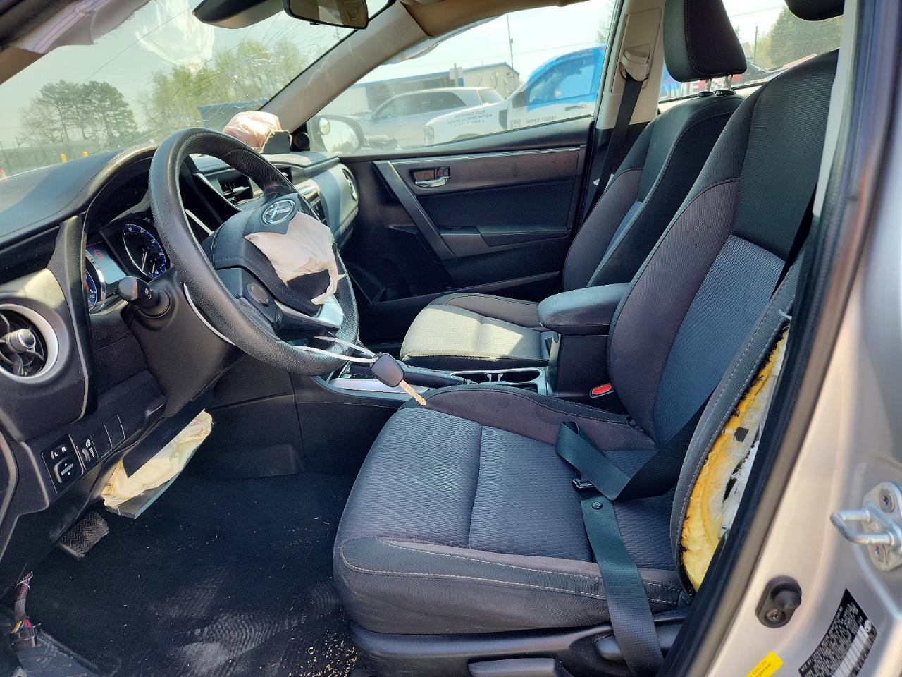 2017 TOYOTA COROLLA photo 13
