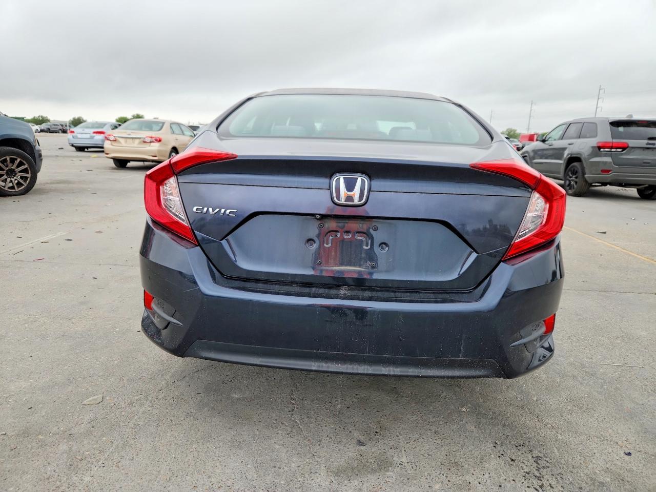 2016 HONDA CIVIC LX photo 11
