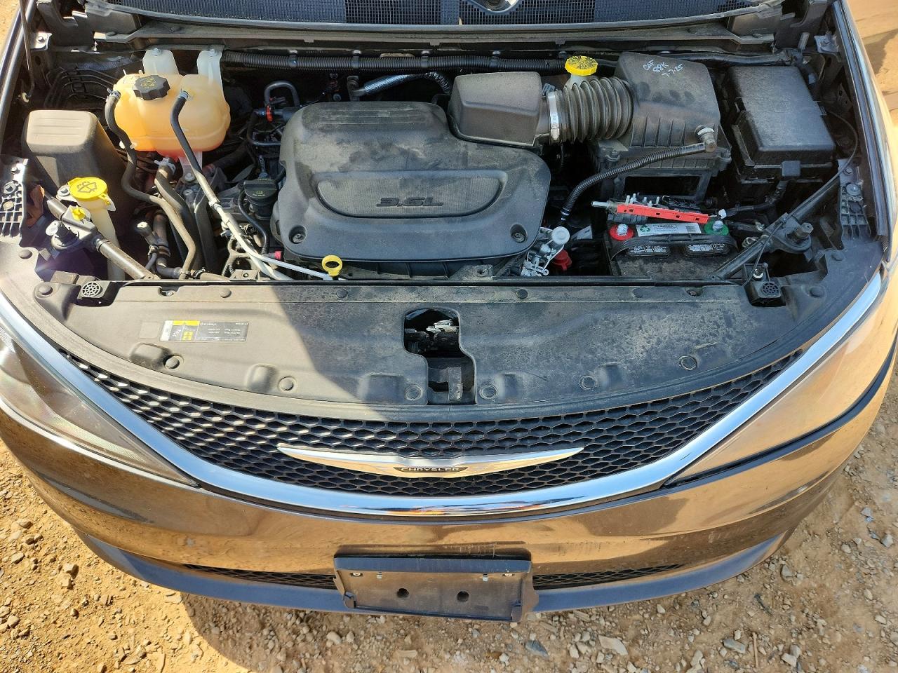 2021 CHRYSLER VOYAGER photo 23