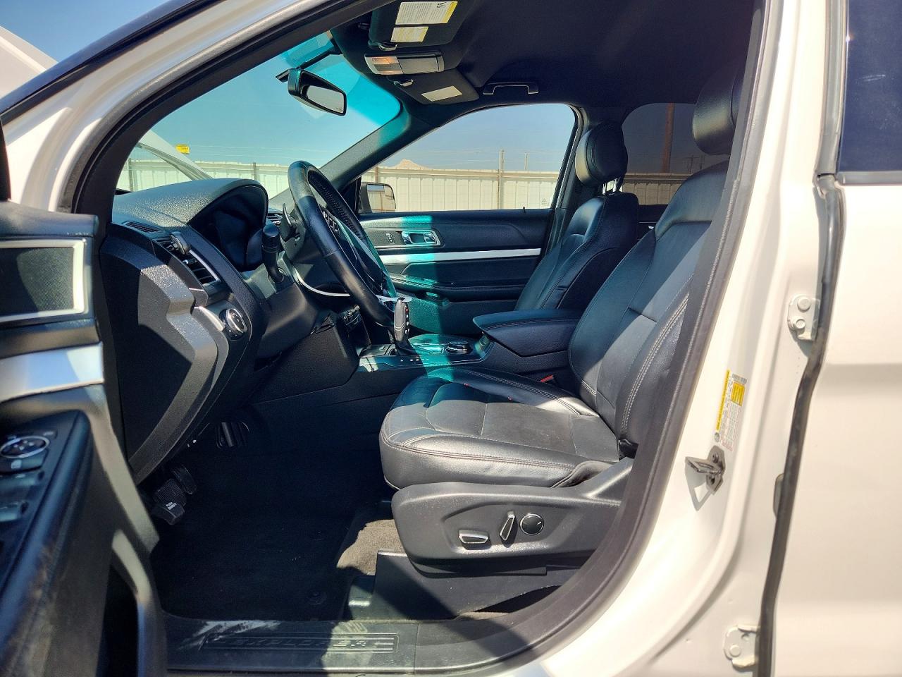 2016 FORD EXPLORER XLT photo 7