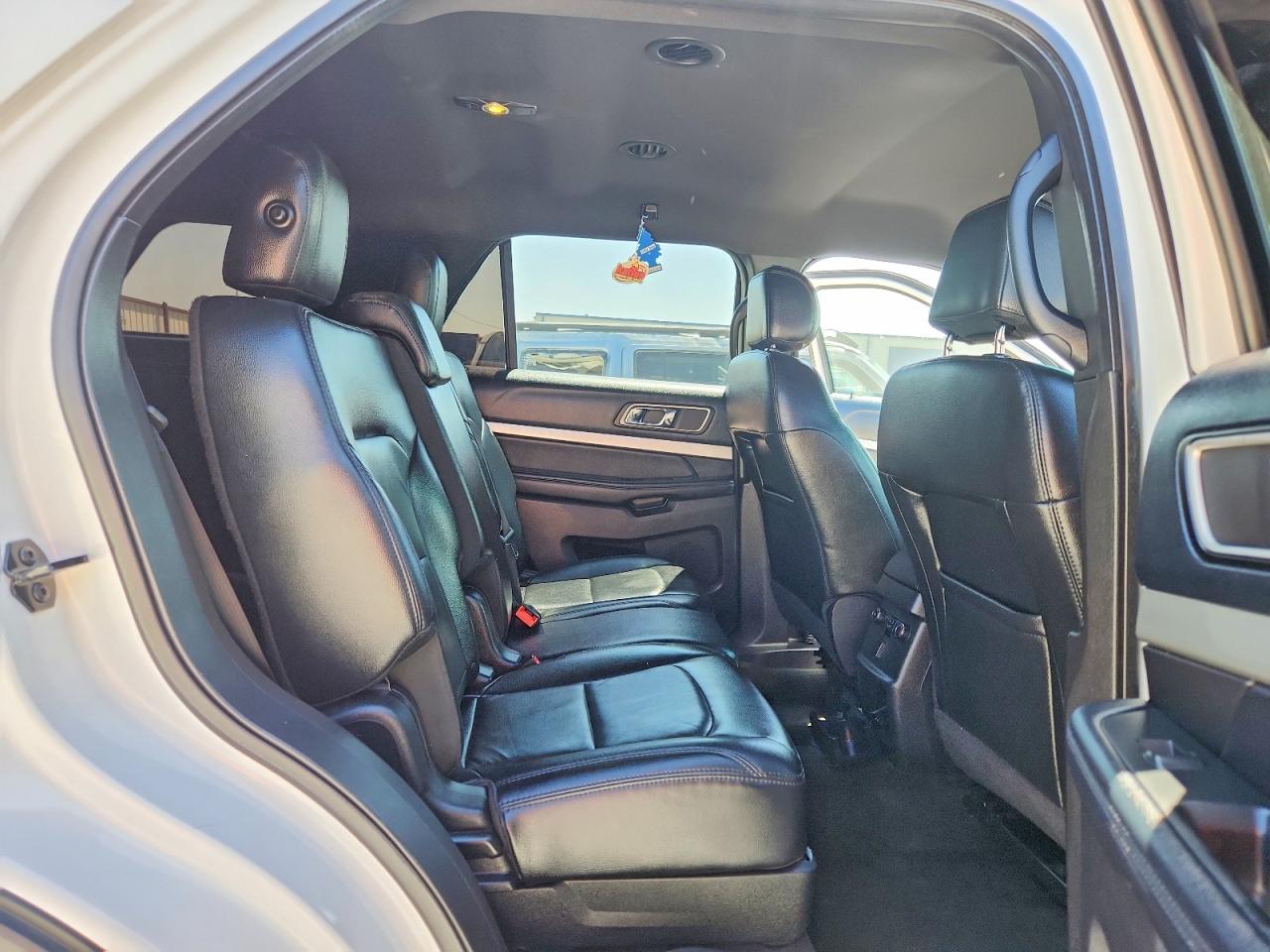 2016 FORD EXPLORER XLT photo 11