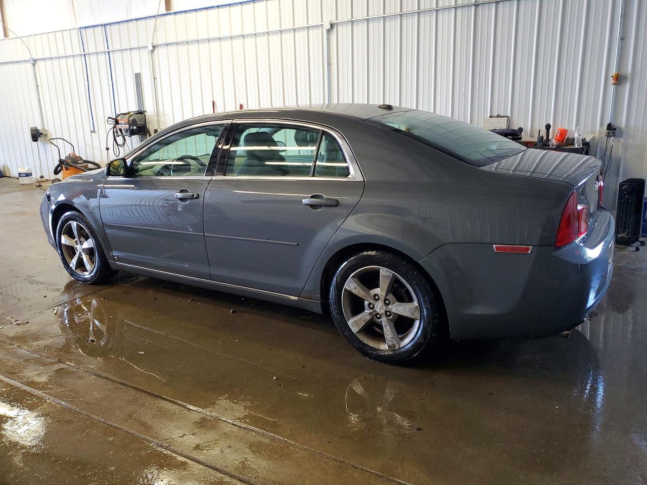 2009 CHEVROLET MALIBU 2LT photo 2