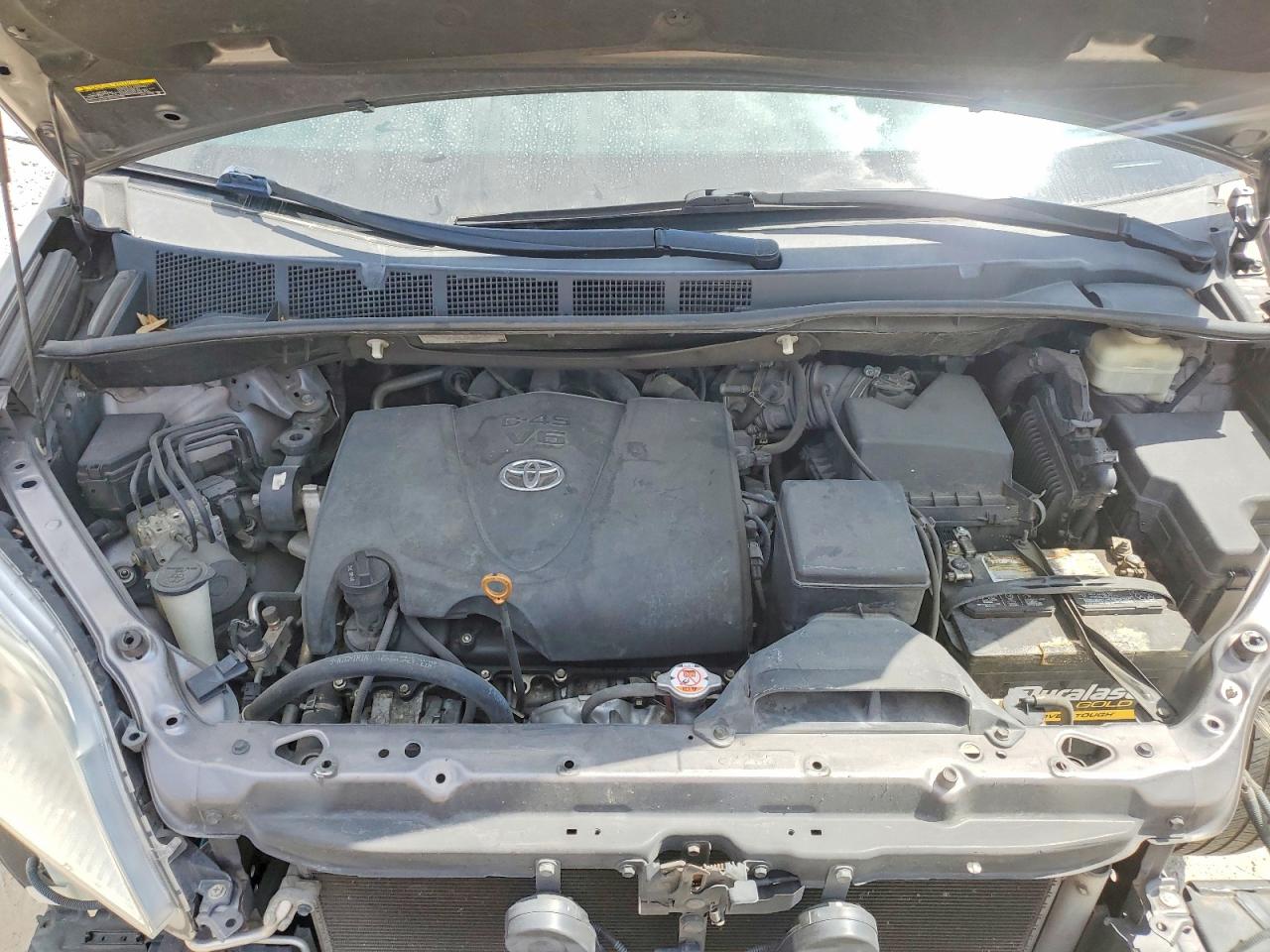 2017 TOYOTA SIENNA photo 12