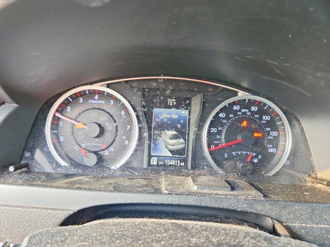 2015 TOYOTA CAMRY SE photo 9