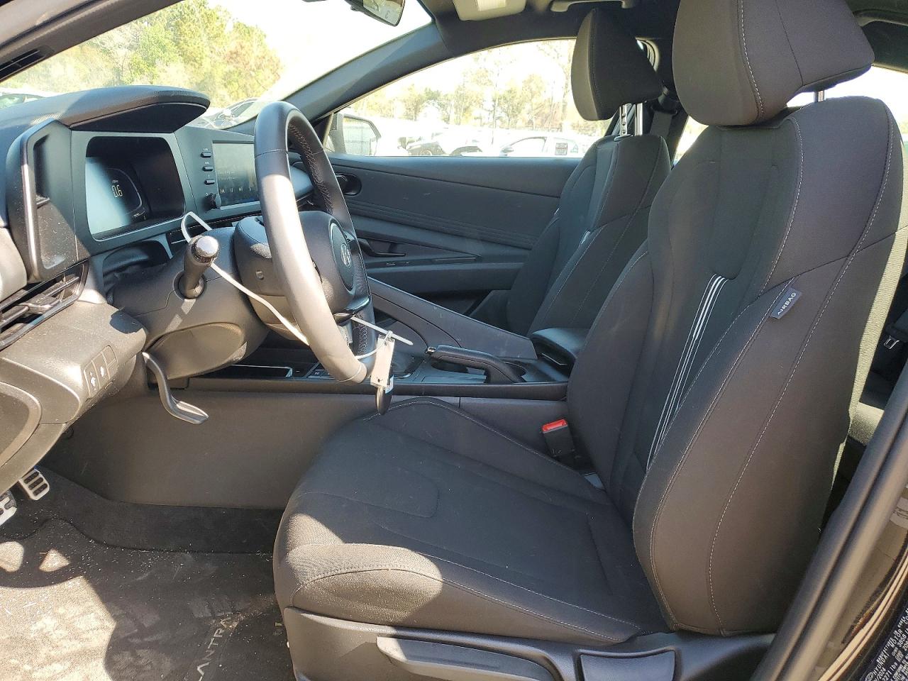 2025 HYUNDAI ELANTRA SEL SPORT photo 13