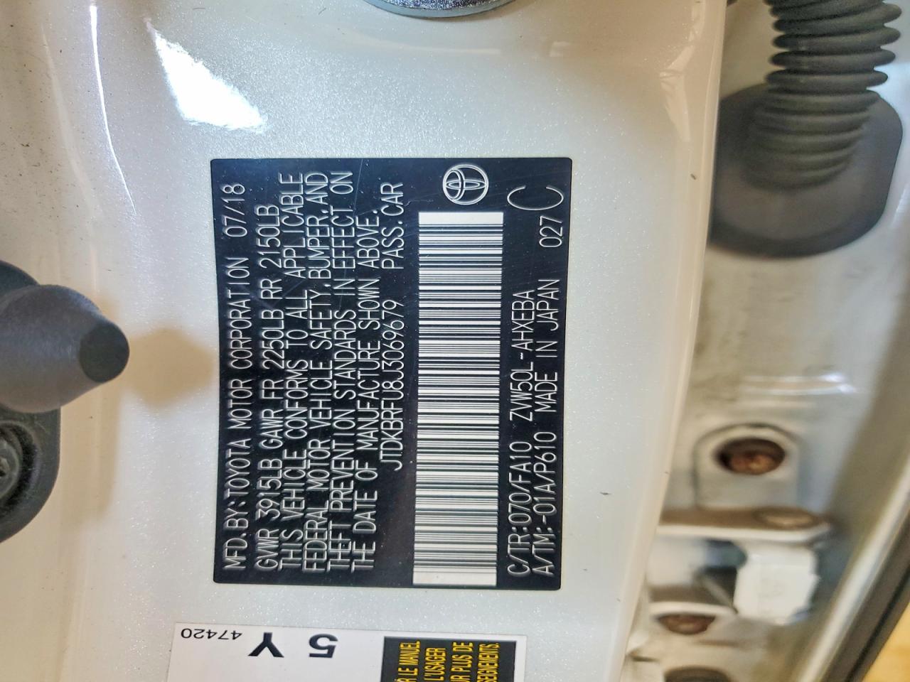 2018 TOYOTA PRIUS TWO photo 12