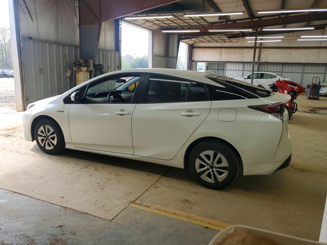2018 TOYOTA PRIUS TWO photo 2