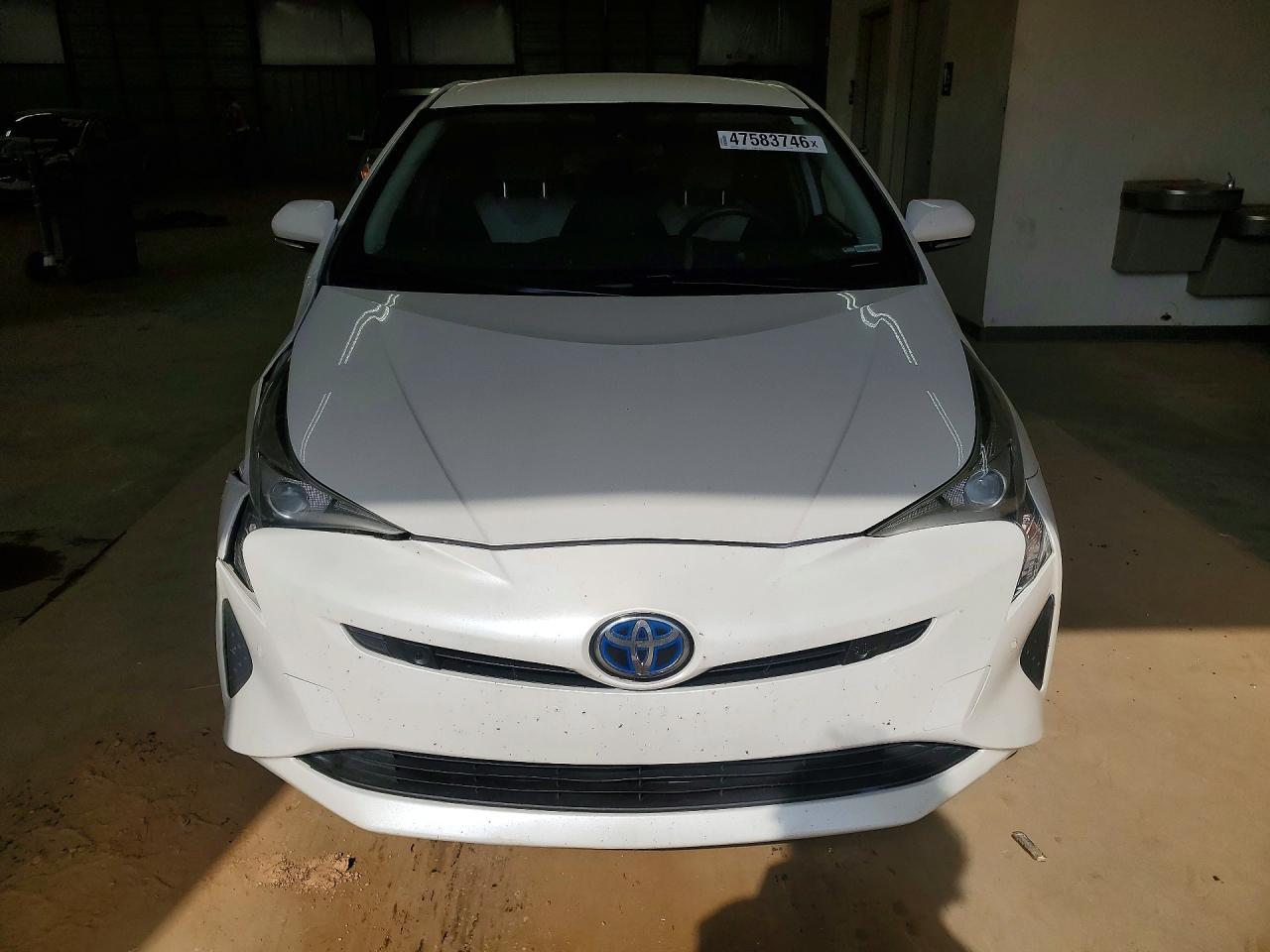2018 TOYOTA PRIUS TWO photo 5