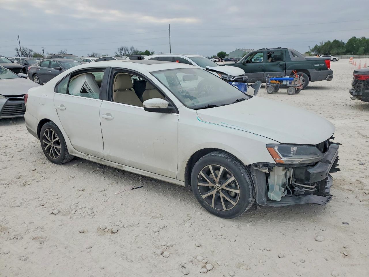 2017 VOLKSWAGEN JETTA SE photo 10