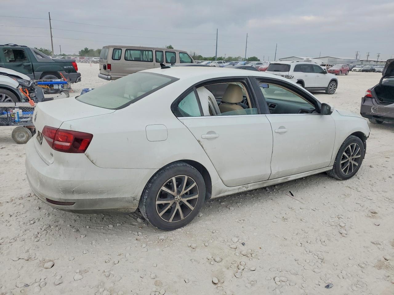 2017 VOLKSWAGEN JETTA SE photo 7