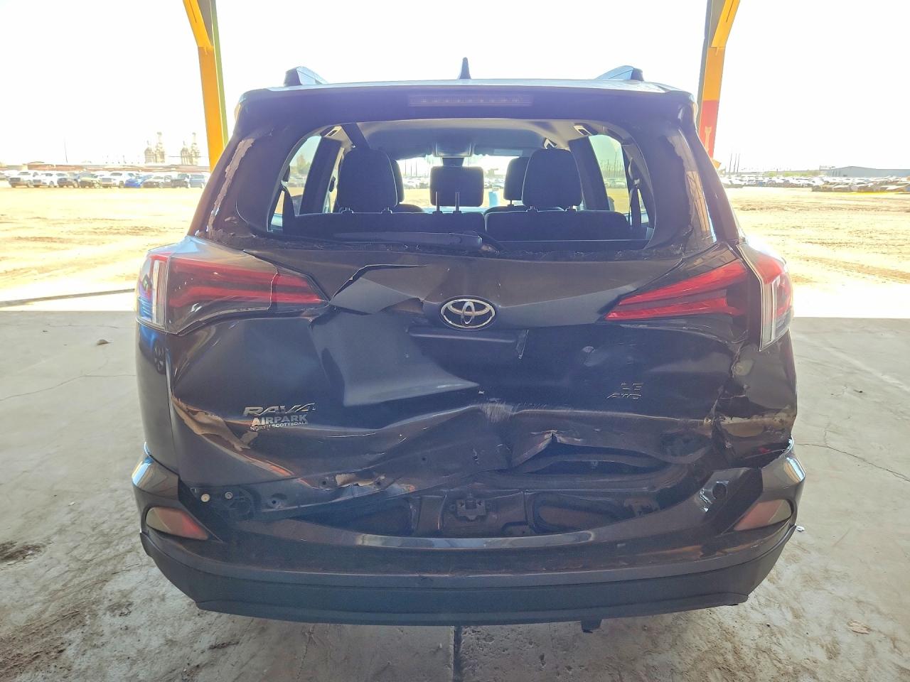 2018 TOYOTA RAV4 LE photo 11