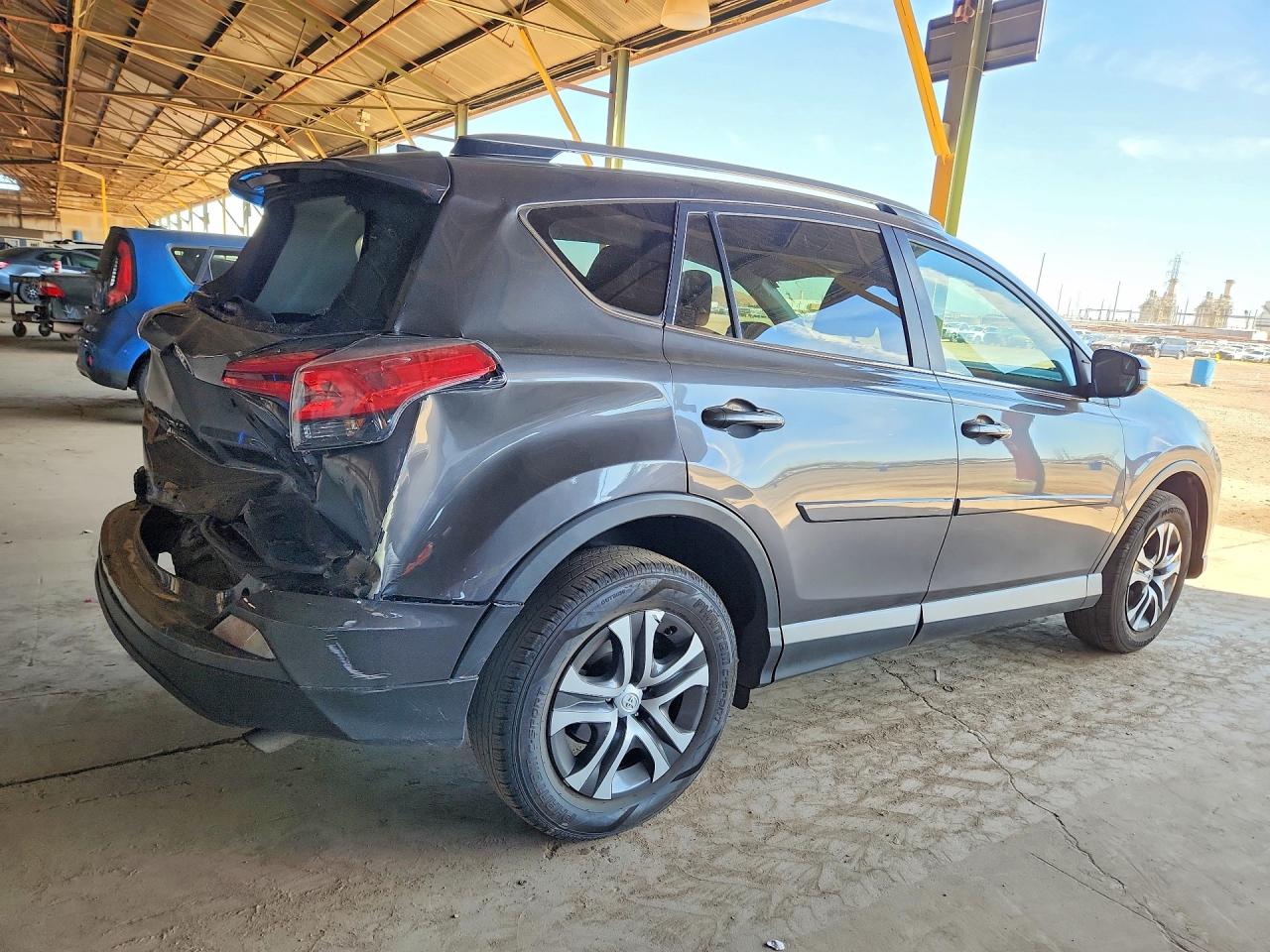 2018 TOYOTA RAV4 LE photo 5