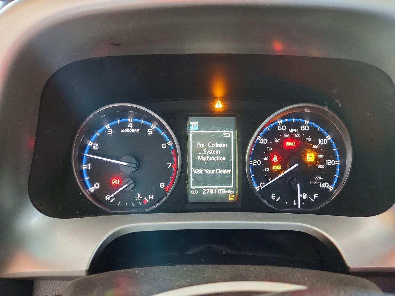 2018 TOYOTA RAV4 LE photo 17