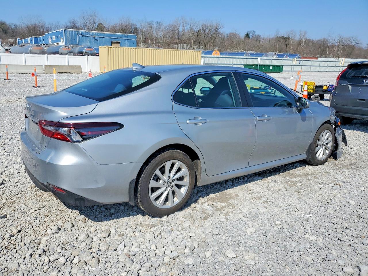 2021 TOYOTA CAMRY LE photo 7