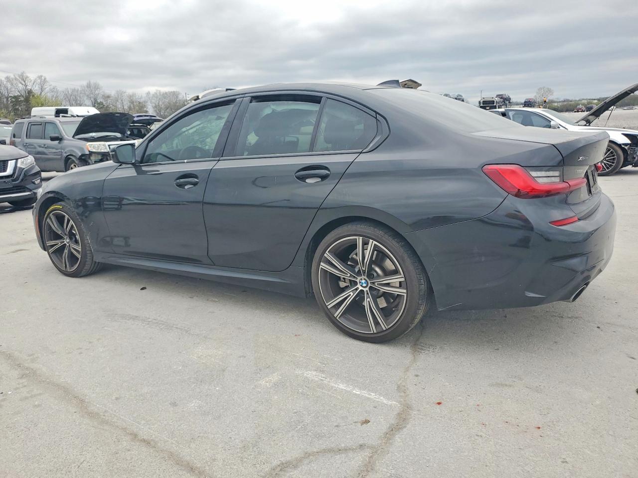 2020 BMW 330XI photo 3
