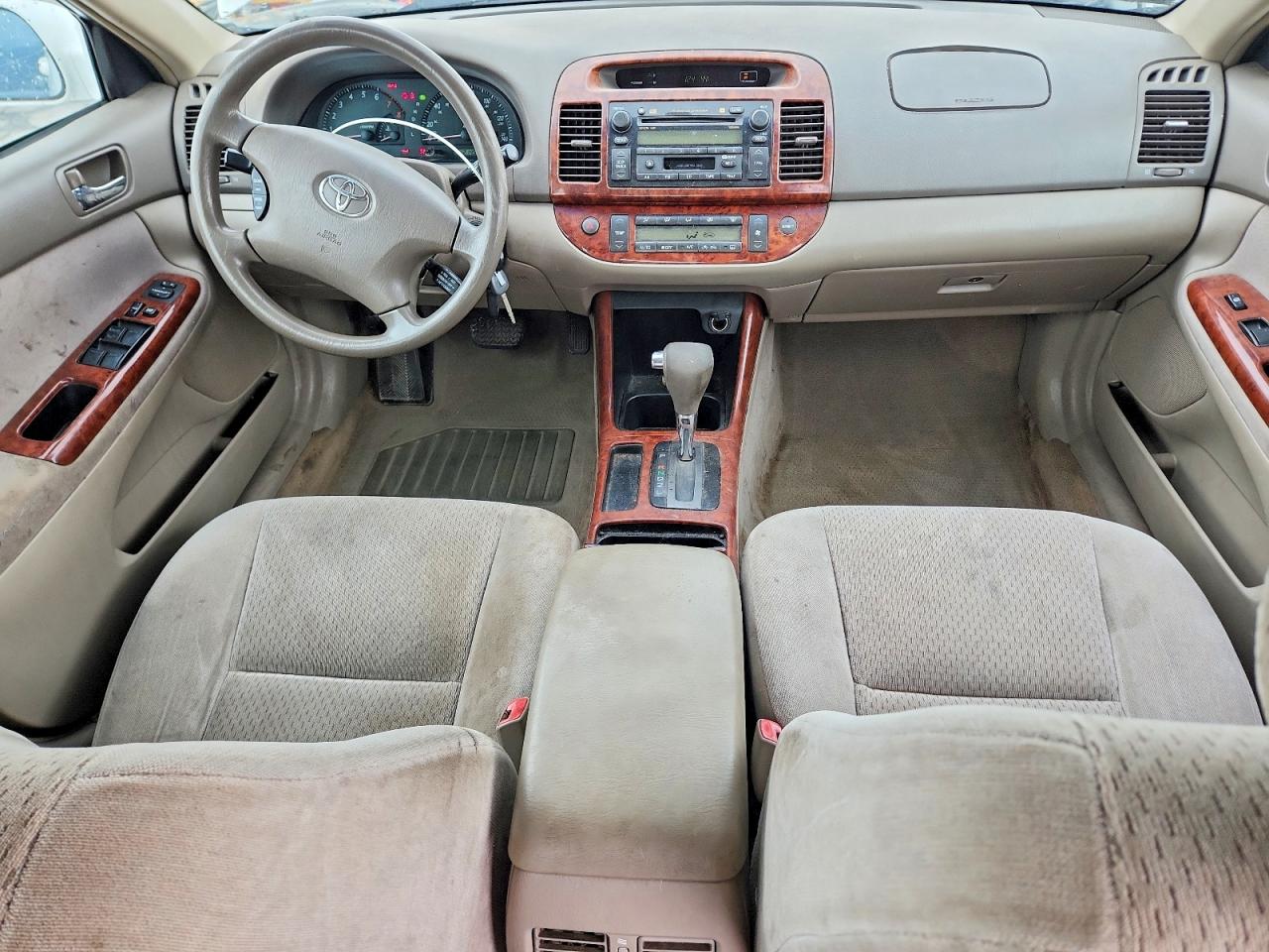 2004 TOYOTA CAMRY XLE photo 8