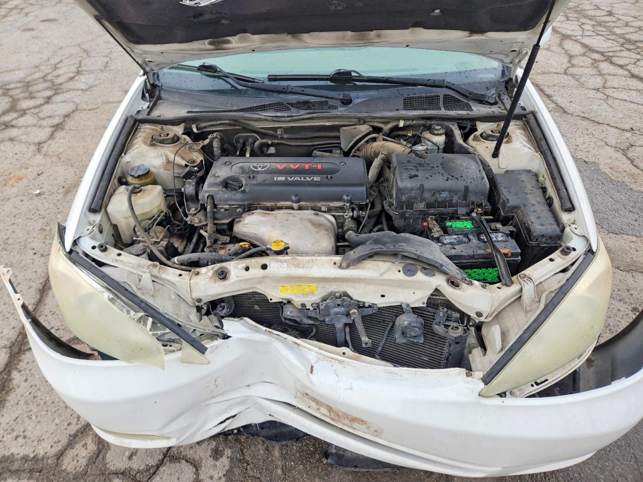 2004 TOYOTA CAMRY XLE photo 11