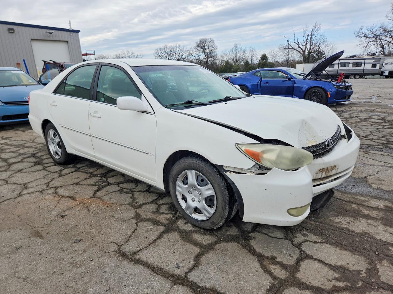 2004 TOYOTA CAMRY XLE photo 4