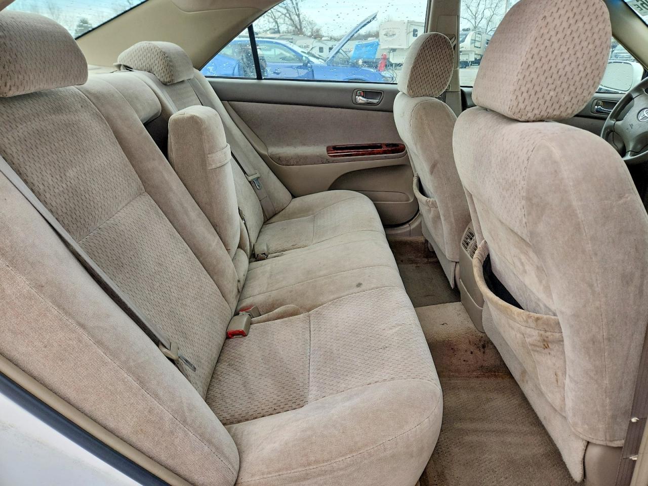 2004 TOYOTA CAMRY XLE photo 10