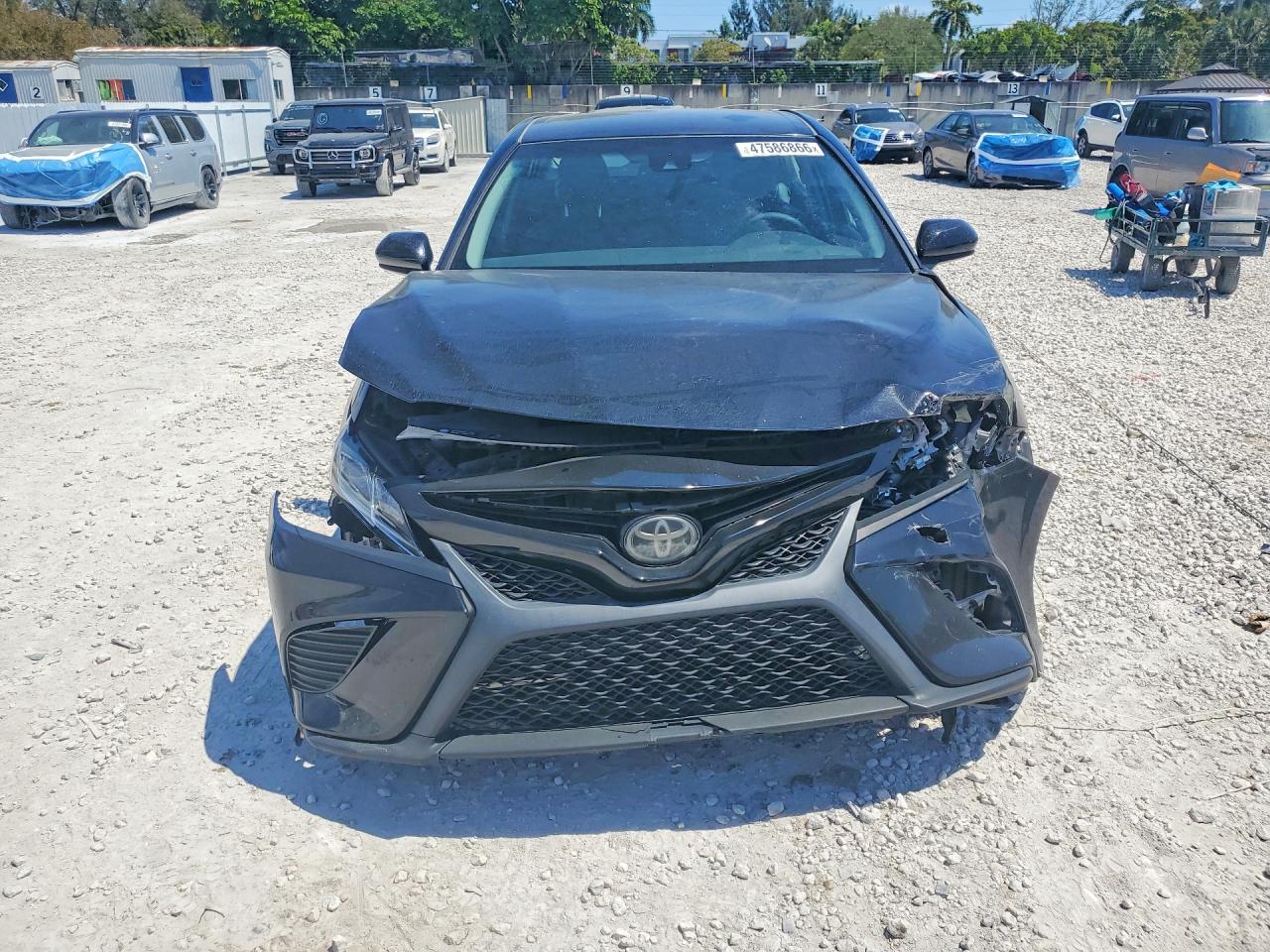 2018 TOYOTA CAMRY SE photo 13