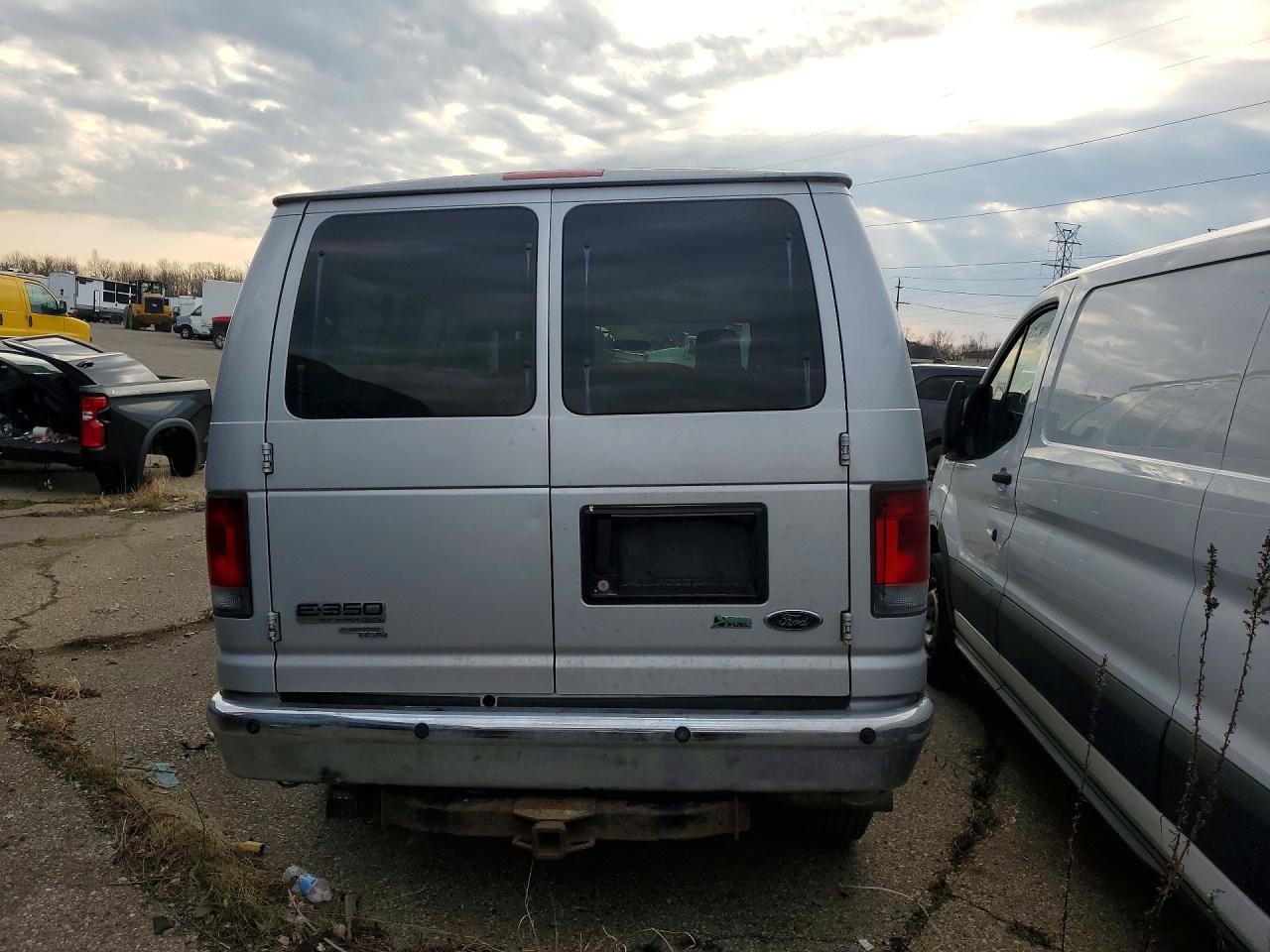 2010 FORD ECONOLINE E350 SUPER DUTY WAGON photo 11