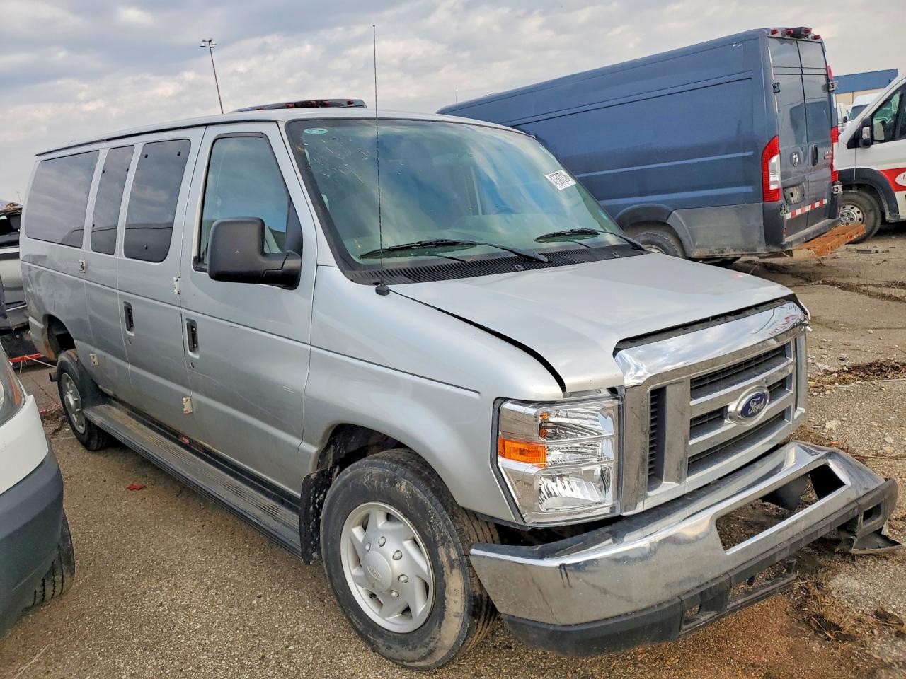 2010 FORD ECONOLINE E350 SUPER DUTY WAGON photo 7