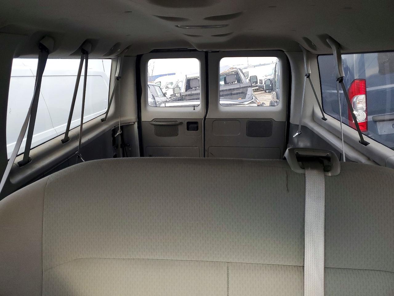 2010 FORD ECONOLINE E350 SUPER DUTY WAGON photo 19