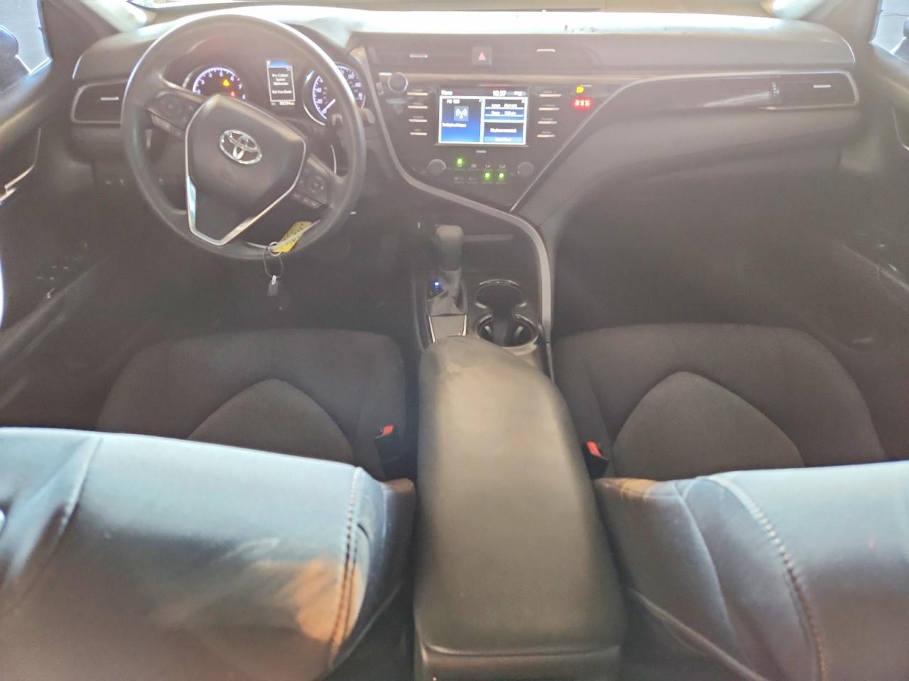 2020 TOYOTA CAMRY LE photo 22