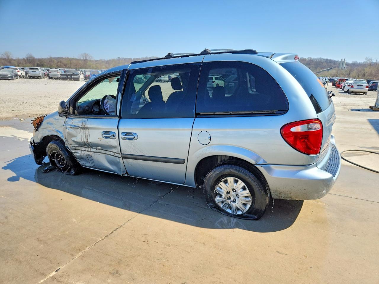 2006 CHRYSLER TOWN & COUNTRY photo 3