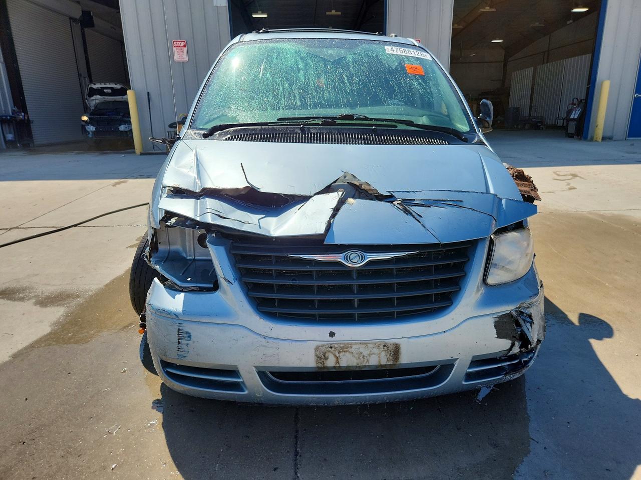 2006 CHRYSLER TOWN & COUNTRY photo 9