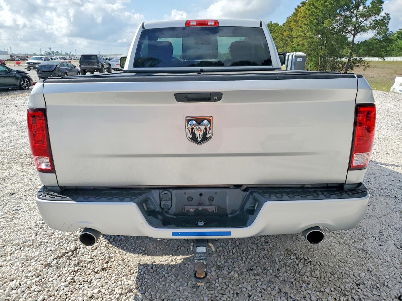 2017 RAM 1500 ST photo 11