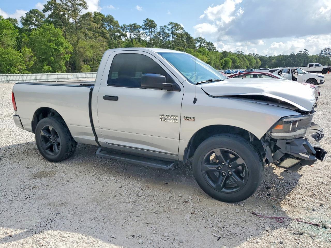 2017 RAM 1500 ST photo 7