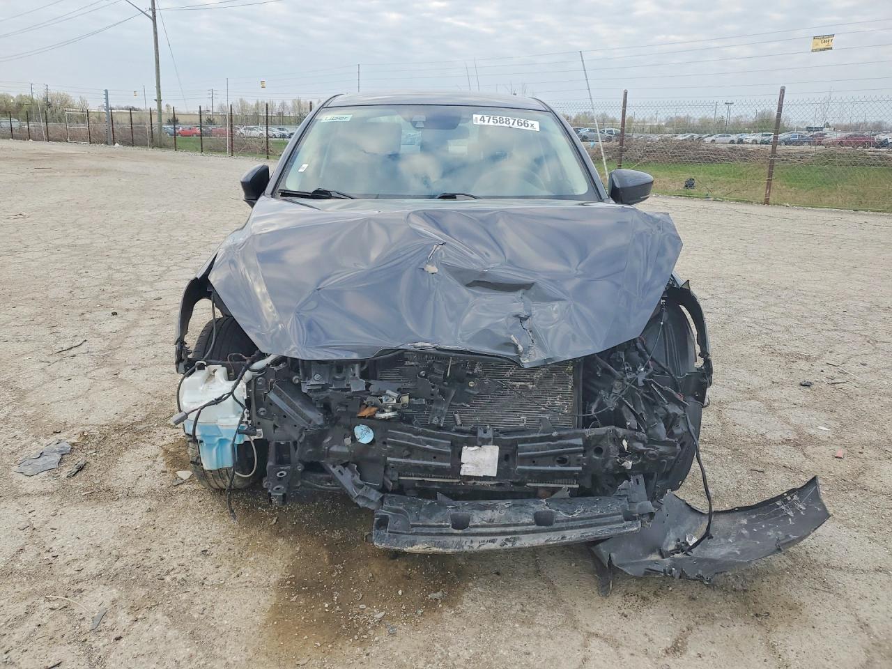 2019 TOYOTA YARIS LE photo 13
