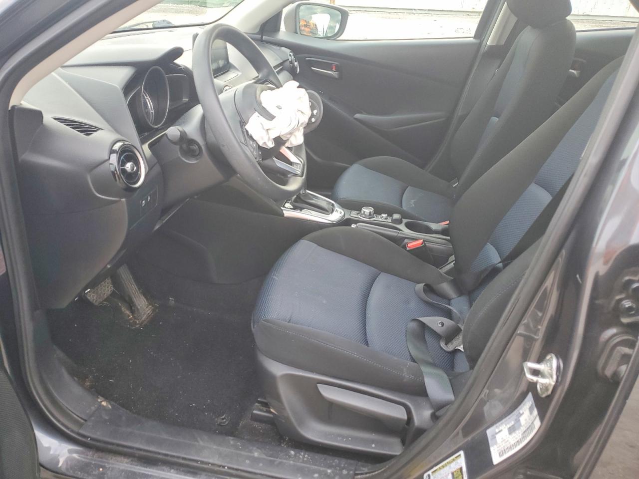2019 TOYOTA YARIS LE photo 19
