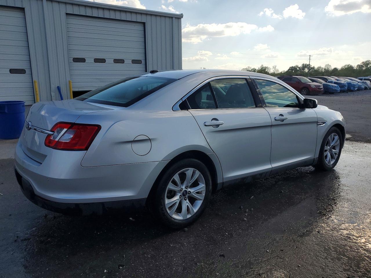2012 FORD TAURUS SEL photo 3